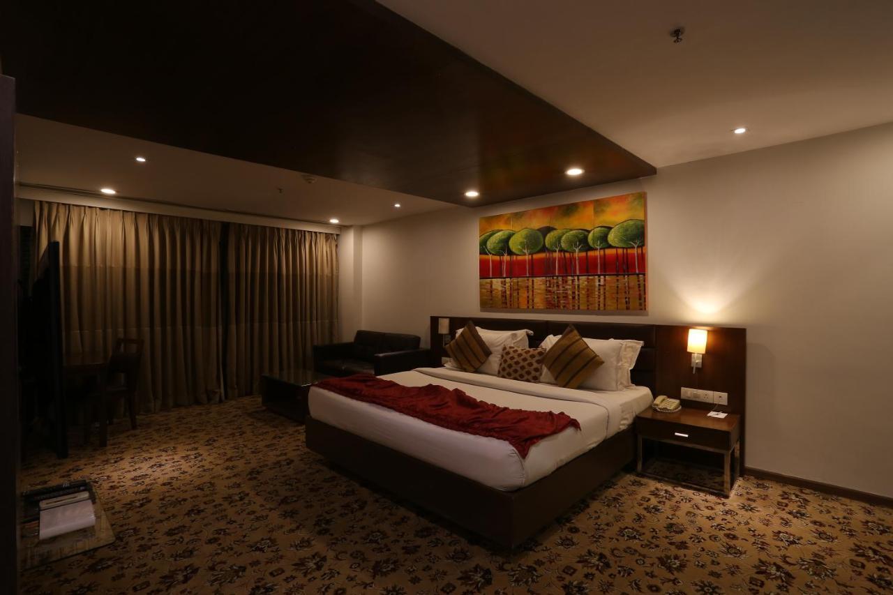 Ymca International Centre Hotel Ahmedabad Exterior photo