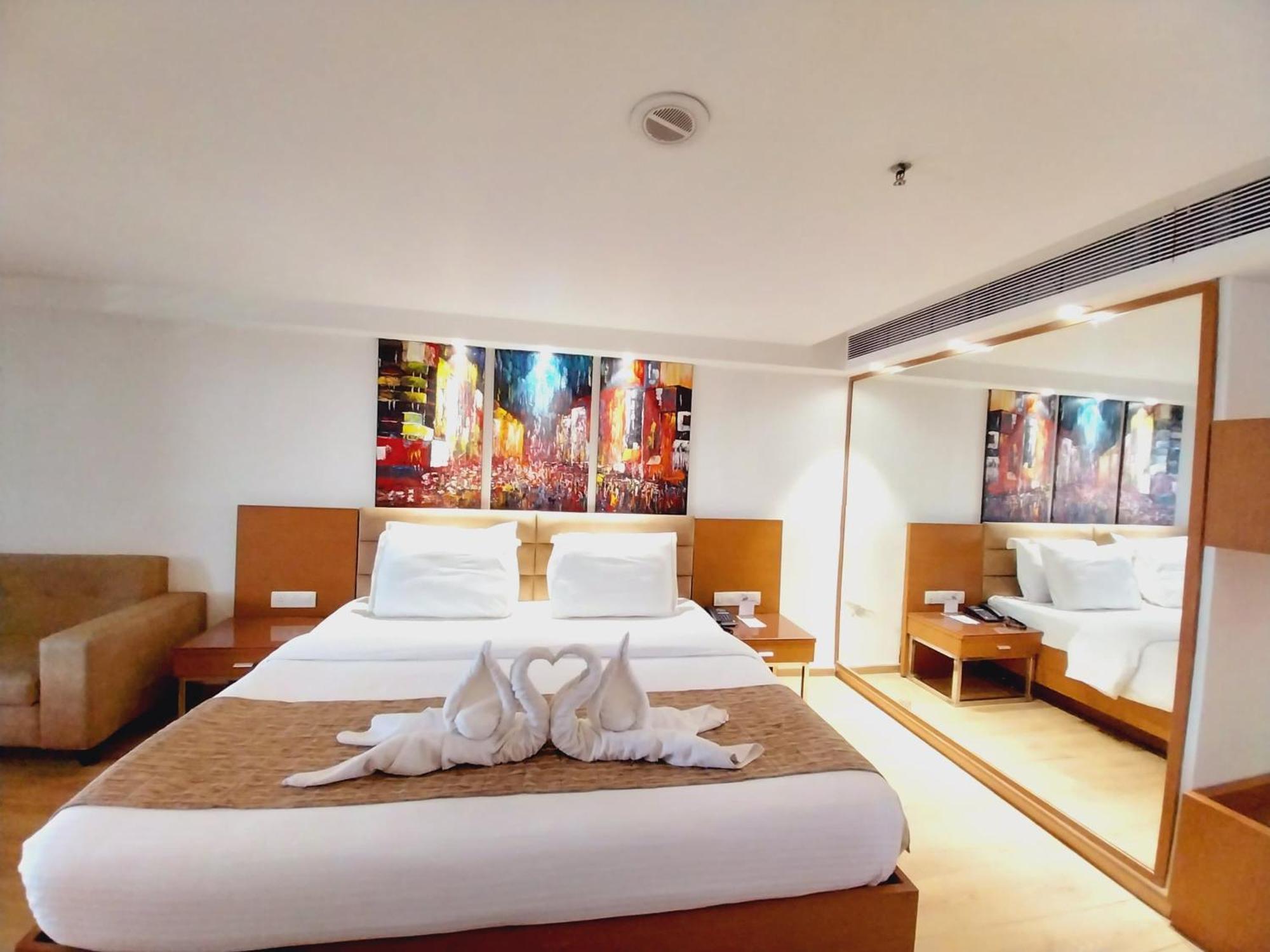 Ymca International Centre Hotel Ahmedabad Exterior photo